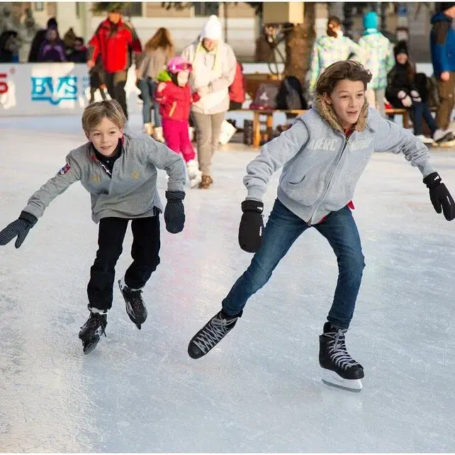 Ice skating rink for events with professional cooling technology